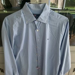 Vineyard Vines men’s button down shirt.